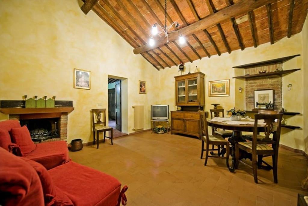 Montepulciano Stazione Agriturismo Podere Fucile מראה חיצוני תמונה