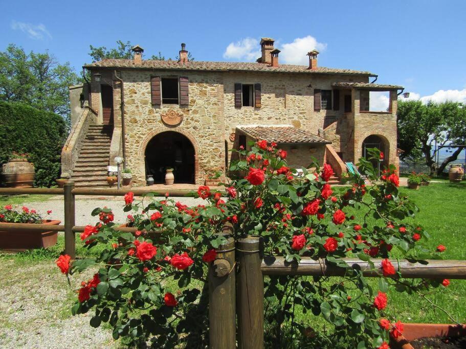 Montepulciano Stazione Agriturismo Podere Fucile מראה חיצוני תמונה